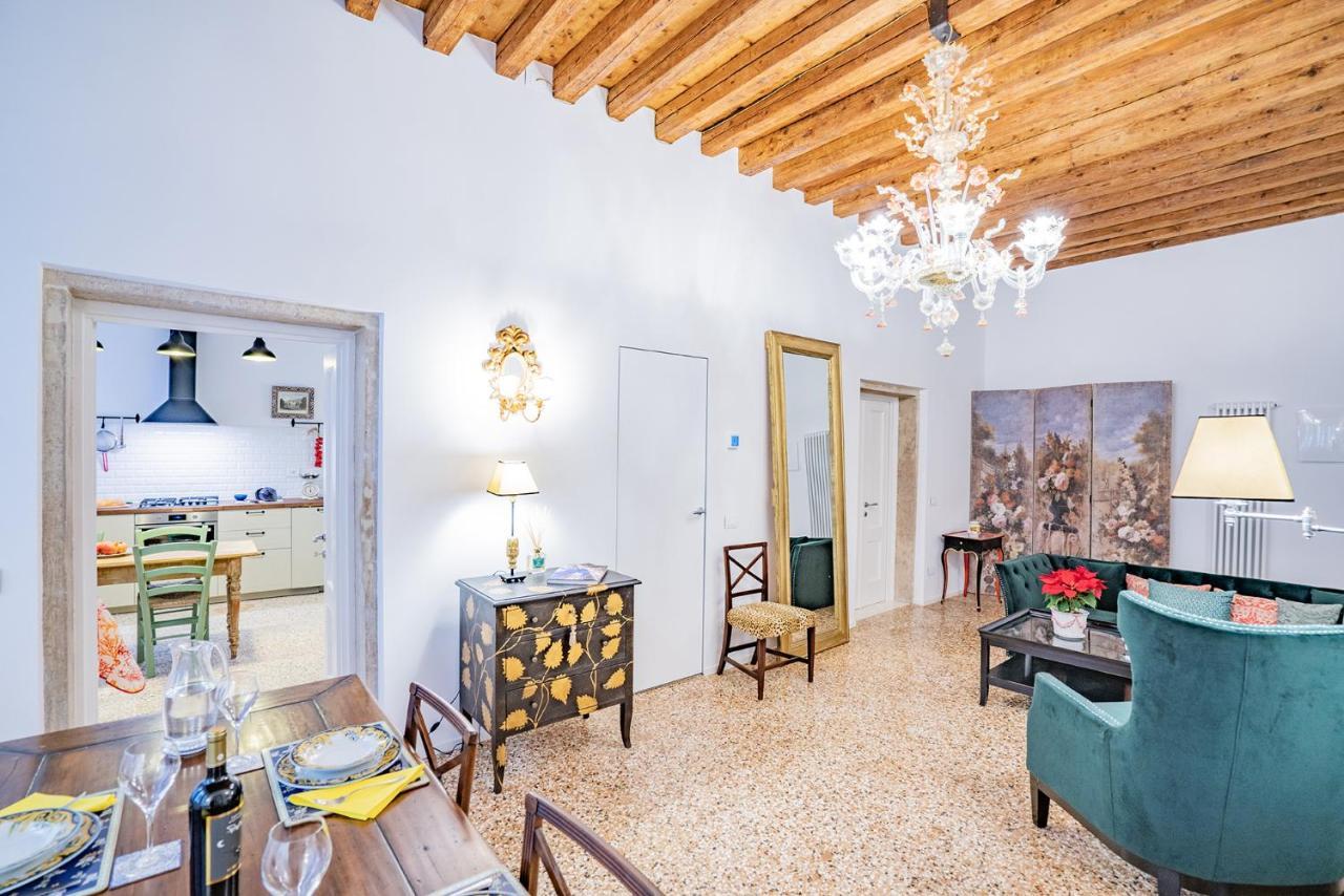Ca' San Beneto Completely Refurbished In A Fabulously Central Area Venice Exterior photo